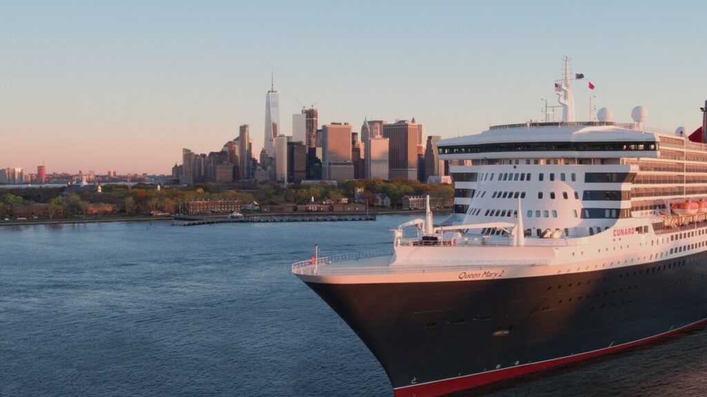 Queen Mary verlässt New York